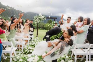 Hawaii Elopement vs. Traditional Wedding: Pros and Cons