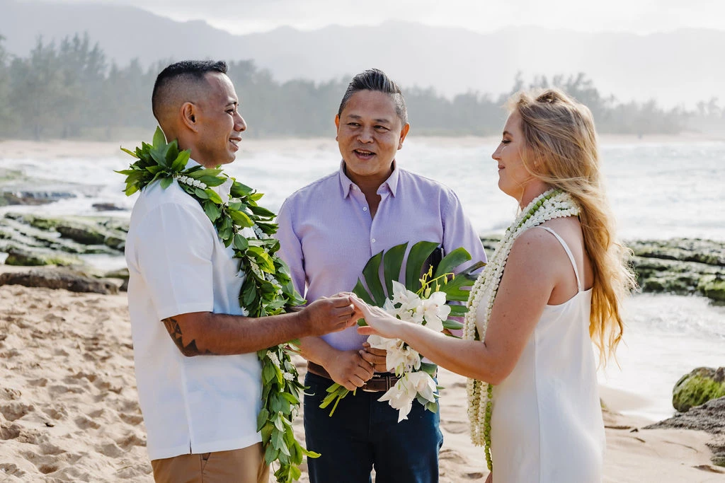 Beach wedding in hawaii