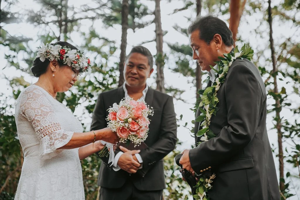 Hawaii wedding officiant