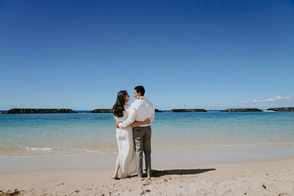 Beach wedding in hawaii