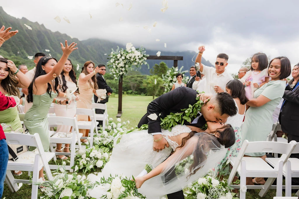 Hawaii Elopement vs Traditional Wedding