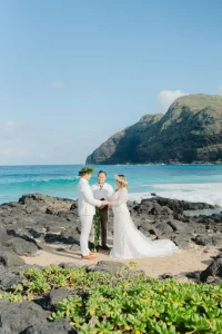 Hawaii wedding minister