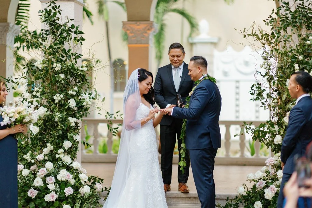 Hawaii wedding minister