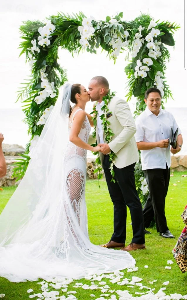 Destination Wedding at Lanikuhonua Hawaii